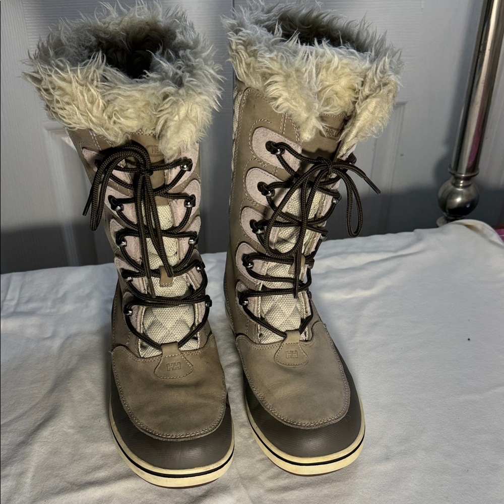 Helly Hansen Brown and Cream Fur-Lined Winter Boots